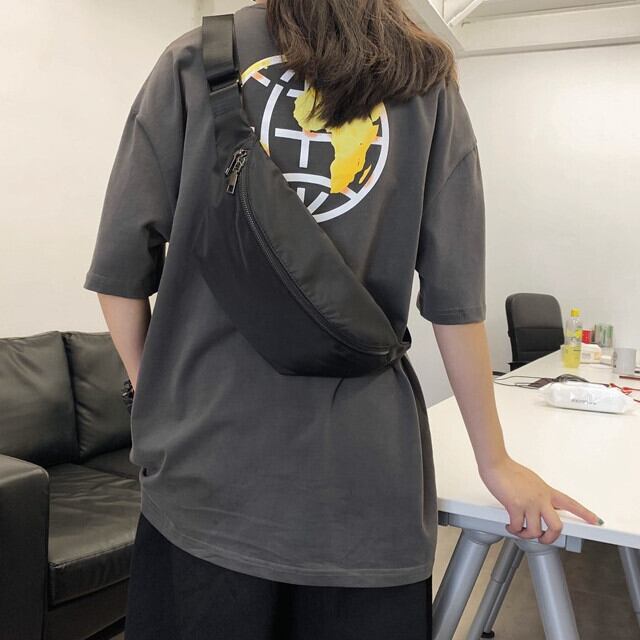 ボディバッグ メンズ レディース シンプルデザイン ナイロン系 ブラック 斜め掛け