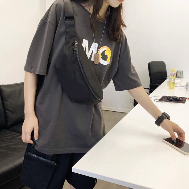 ボディバッグ メンズ レディース シンプルデザイン ナイロン系 ブラック 斜め掛け