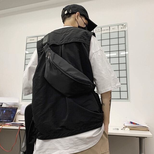 ボディバッグ メンズ レディース シンプルデザイン ナイロン系 ブラック 斜め掛け